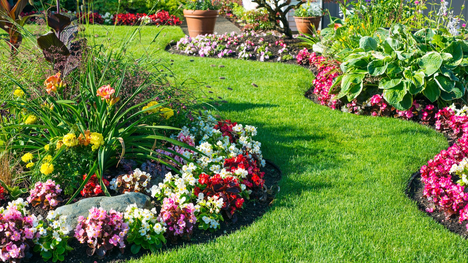 Crafting beautiful outdoor spaces.